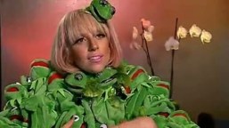 gaga-does-kermit