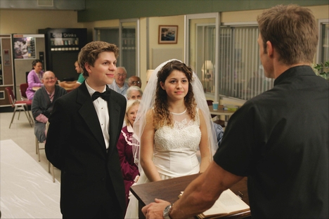 arrested-development-maeby-and-george-michael-cousins-wed