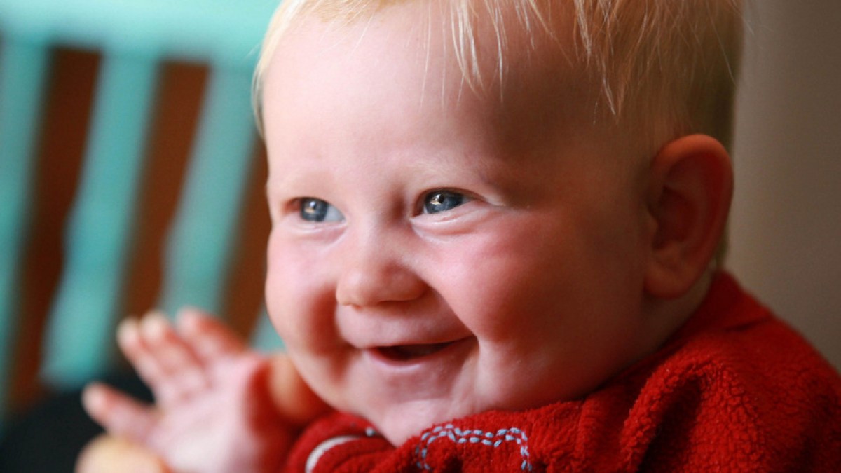 Canadian Parents Raise Gender-Neutral Baby by Not ...