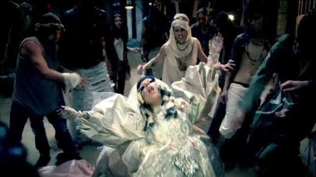 Lady-Gaga-Judas-Recap-stoning