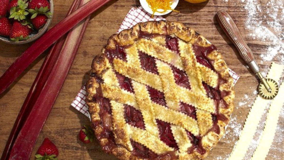 Rachel's Team Pick National Strawberry Rhubarb Pie Day Autostraddle
