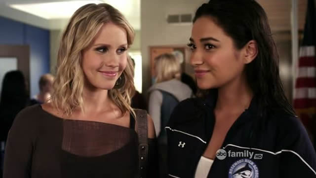 15-samara-wants-in-emilys-pants