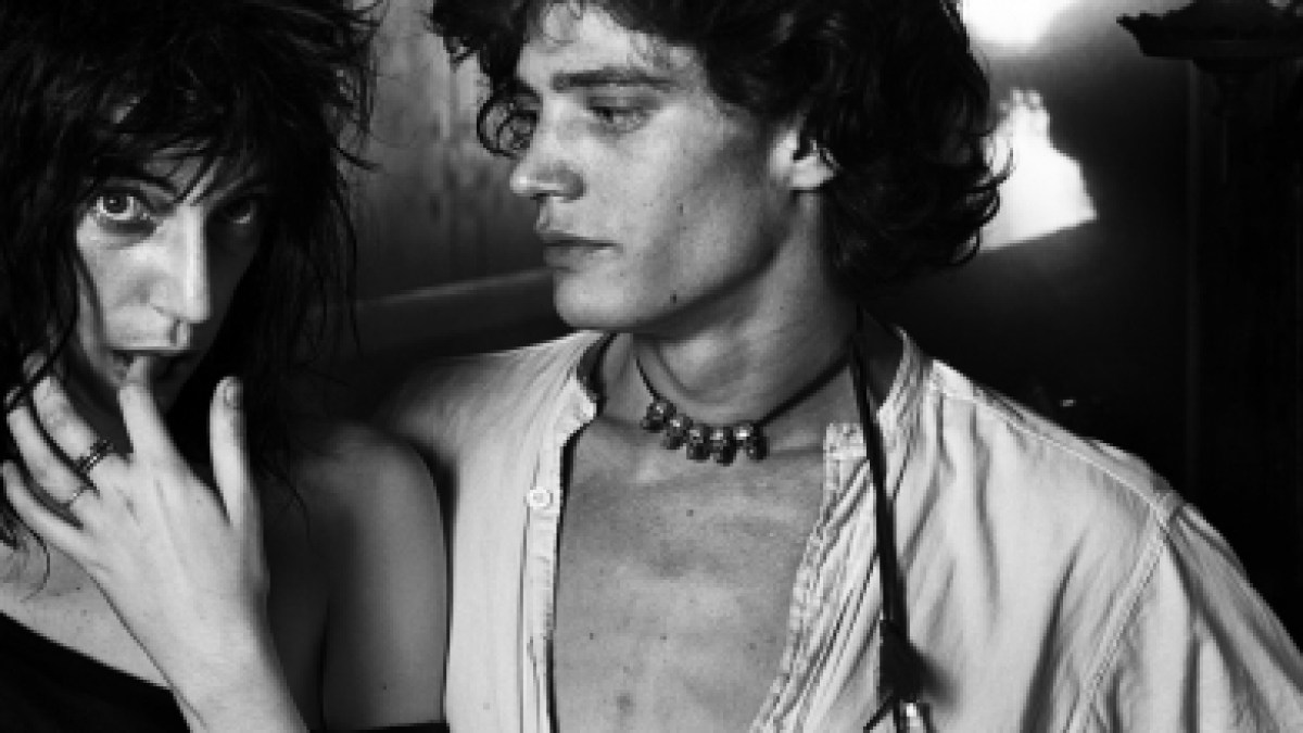 Patti Smith's "Just Kids" Belongs to Lovers, Artists and Outcasts ...