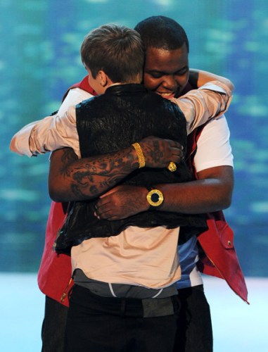 Bieber_Kingston_hug CATCH A BADGER BY HER TOE