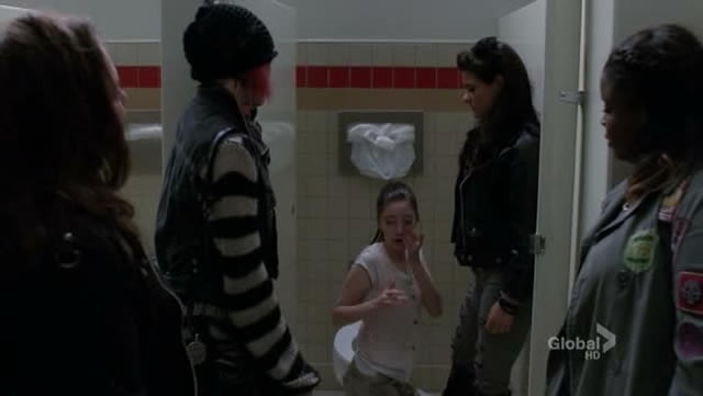 4a-glee-taking-a-serious-stance-against-bullying