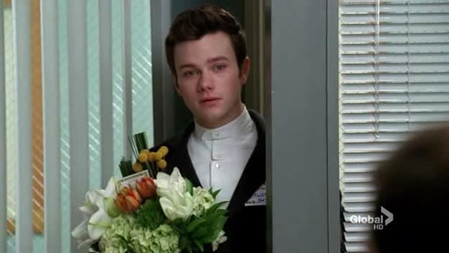 16b-this-muct-be-really-weird-for-kurt