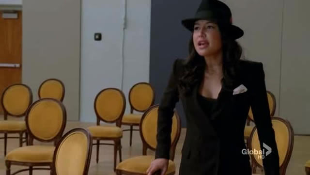 8b-she-can-smooth-my-criminal-if-you-know-what-i-mean