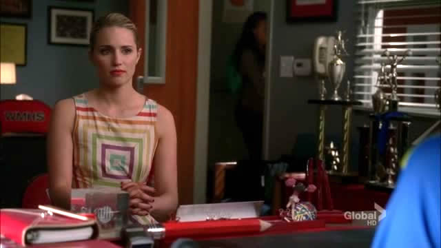 17b-i-actually-like-her-dress-so-haters-back-off