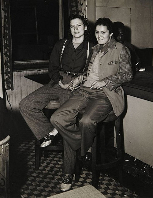 1940s-bar-couple