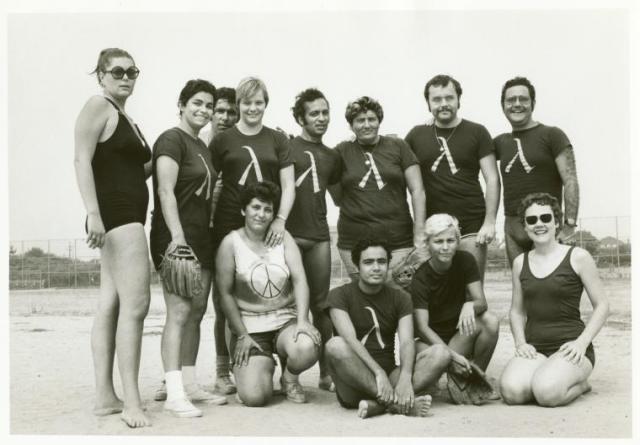 1970s-gay-softball-team