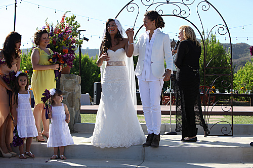 Real L Word 309 Recap Perfect Day For This Show To End With A Bang Whitney And Sara Standing In An Orchard K I S N G