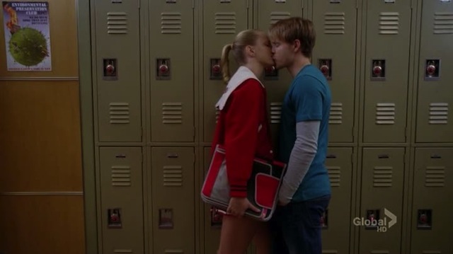 12e-it-took-brittana-like-30-episodes-to-kiss-on-tv