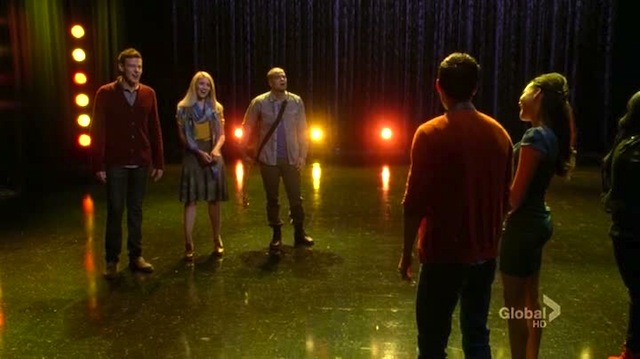 1b-oh-god-finn-is-dressing-like-schue