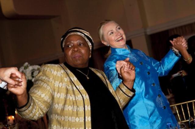 hillary clinton dancing in south africa