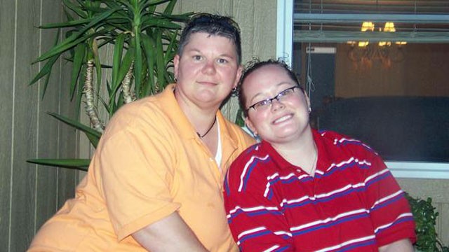 Jennifer Schreiner and Angela Bauervia {a href="http://abcnews.go.com/US/kansas-sperm-donor-pay-child-support/story?id=18102778#.UOScZ4njk5Q">ABC News