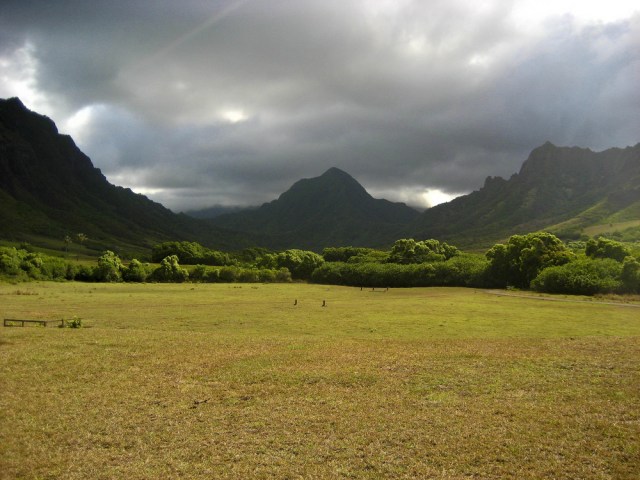 Ka'a'awa Valley via shutterstock