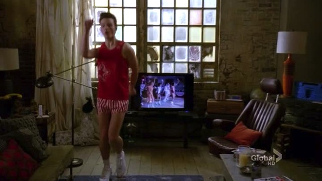 he knows richard simmons so well he doesn't even need to face the television to follow along