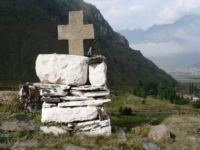 cross_in_kazbegi_village