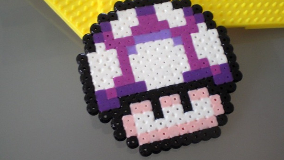 Ultra Ball - Pokeball Perler Bead Pattern, Bead Sprites