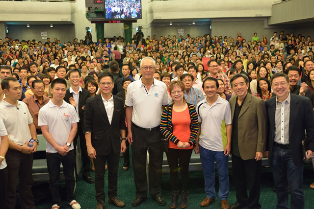 ESM Goh Chok Tong with the FCBC congregation  via FCBC