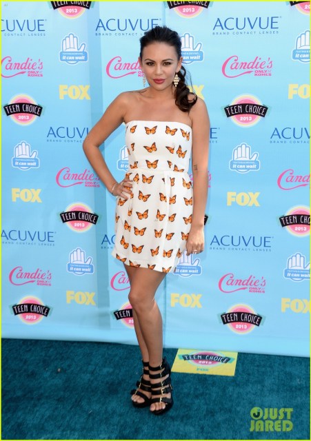 Butterflies are so gay. (via Just jared.com)