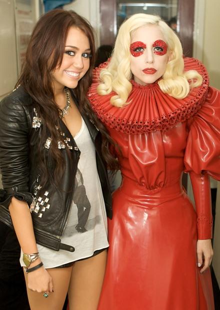 miley-cyrus-lady-gaga-meeting-4