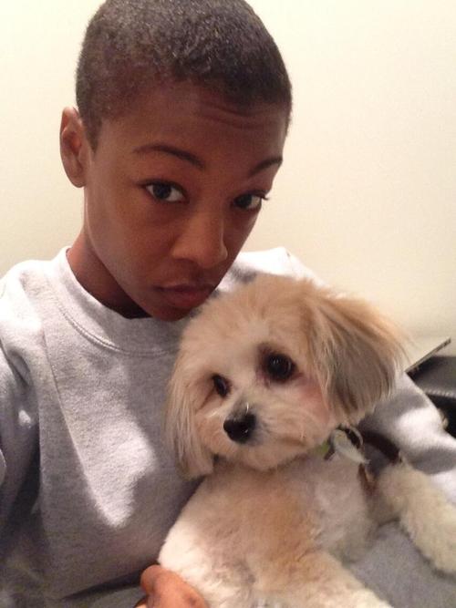 samira-wiley-with-a-puppy