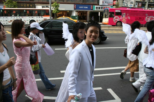 FJU_Lesbian_Club_on_Taiwan_Pride_2005