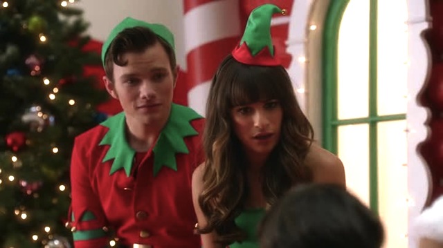 Glee Episode 508 Recap Previously Unaired Christmas Gets A Little Too
