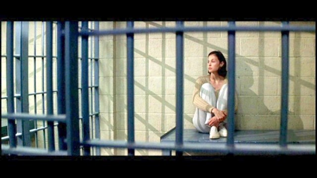 Ashley Judd wearing mom khakis and keds behind bars bc she's too white to function