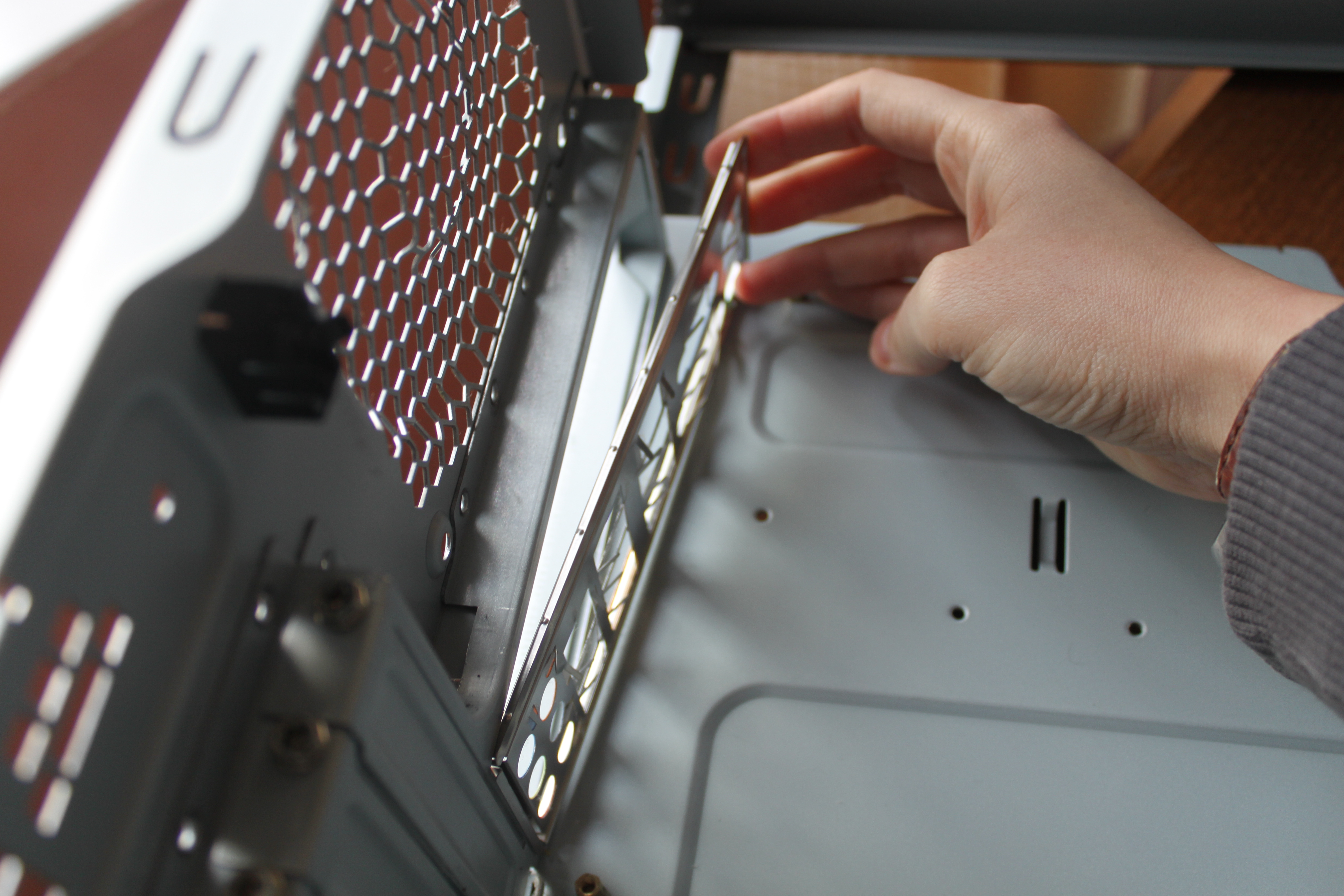 The Queer Grrrl's Guide To A DIY Computer, Part 2 Assembly Autostraddle