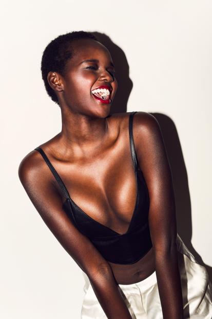 Nyadak Thot via dark skinned black beauty