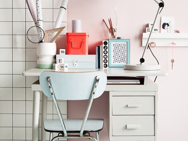 Is it just me or does this desk look unrealistically clean and well decorated? (Via The Desk Set)