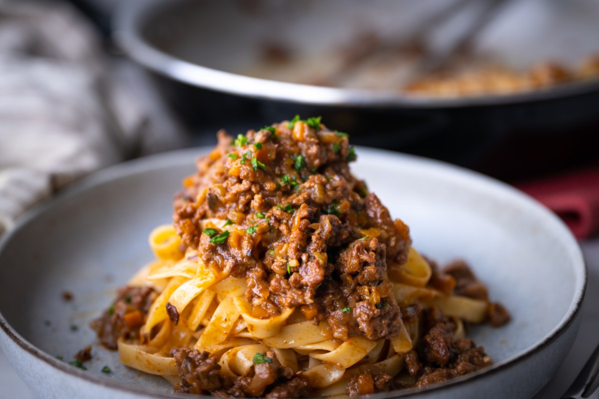 fettuccine ragu, traitional italian tomato sauce with beef