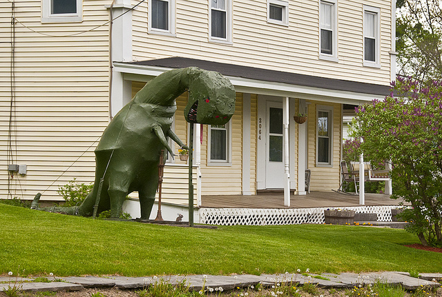 lawn-dino