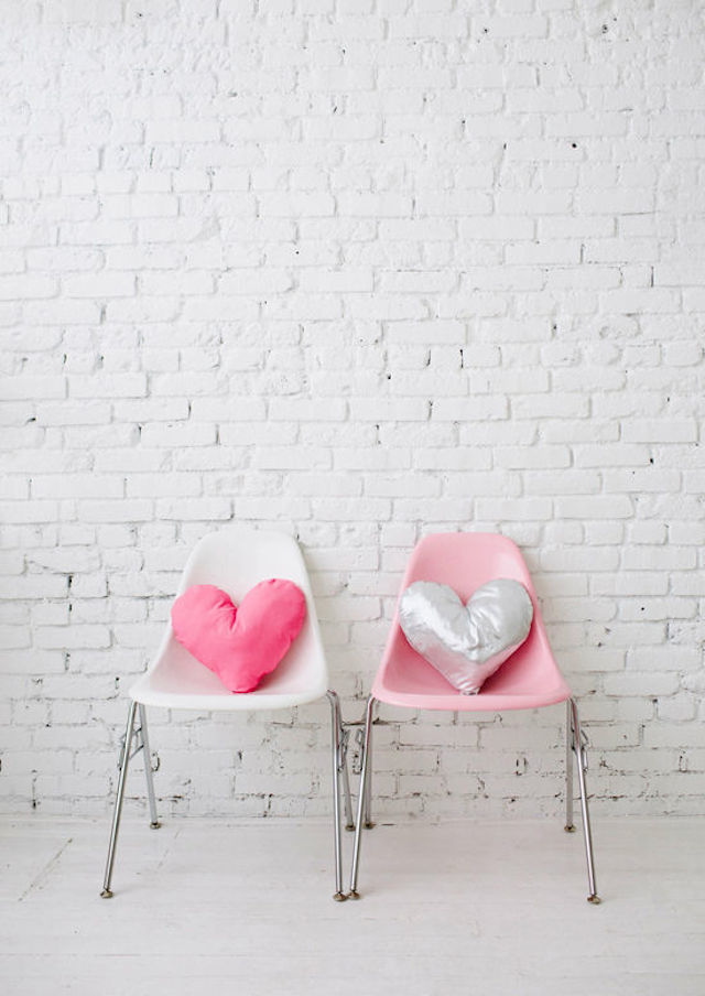 DIY-heartpillow-designlovefest13