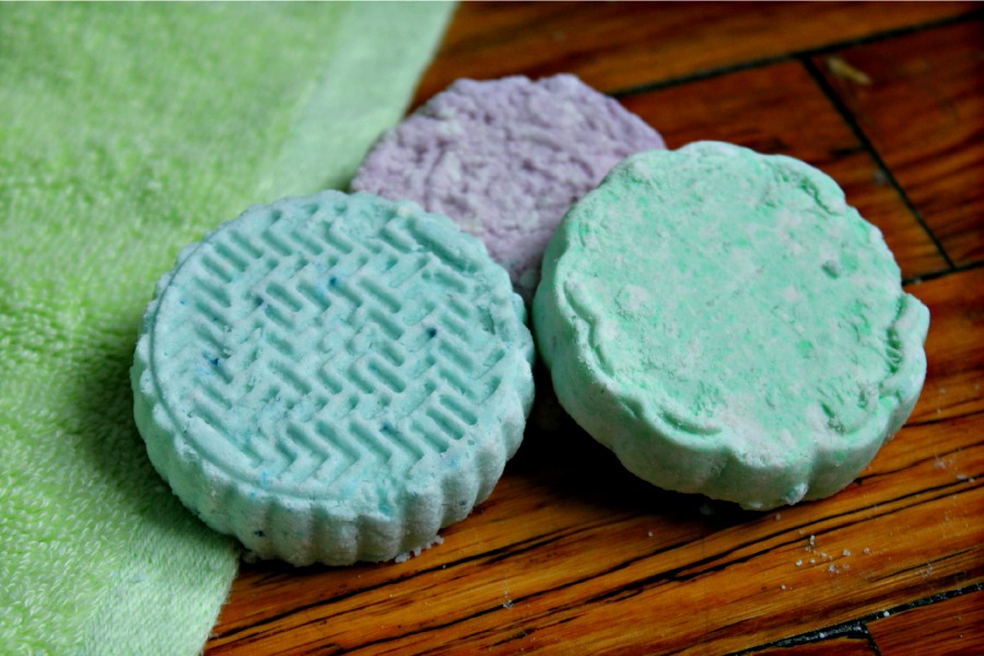 laura's lavender moisturizing bath bombs