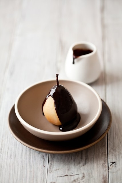 spiced poached pears