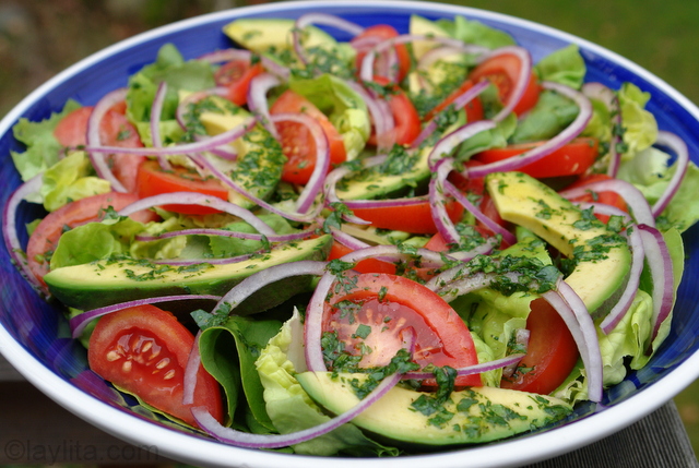 Easy-lettuce-salad-with-cilantro-lime-dressing