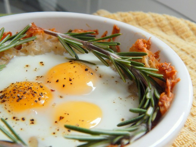 Quail-Eggs-in-Hashbrowns