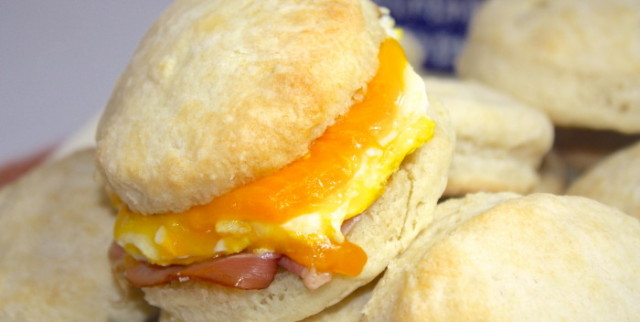 Wake-N-Bake_Breakfast_Sandwiches-700x352