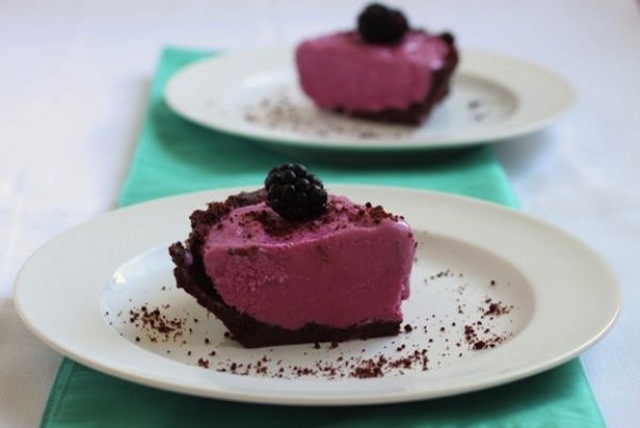 blackberry-ice-cream-pie