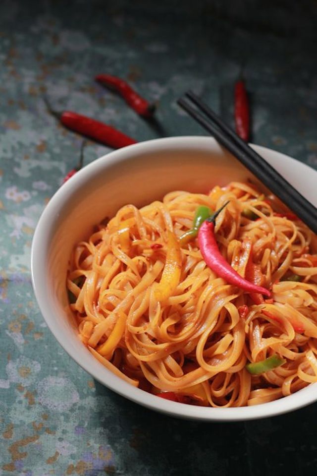 Fiery Hot Noodles with Bell Peppers
