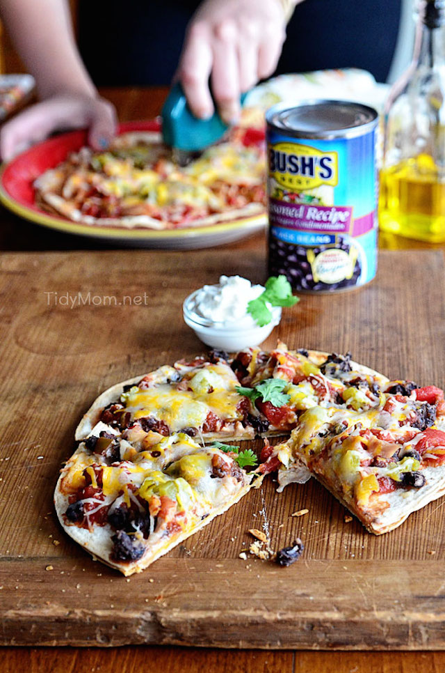 Mexican Black Bean Pizza | recipe at TidyMom.net