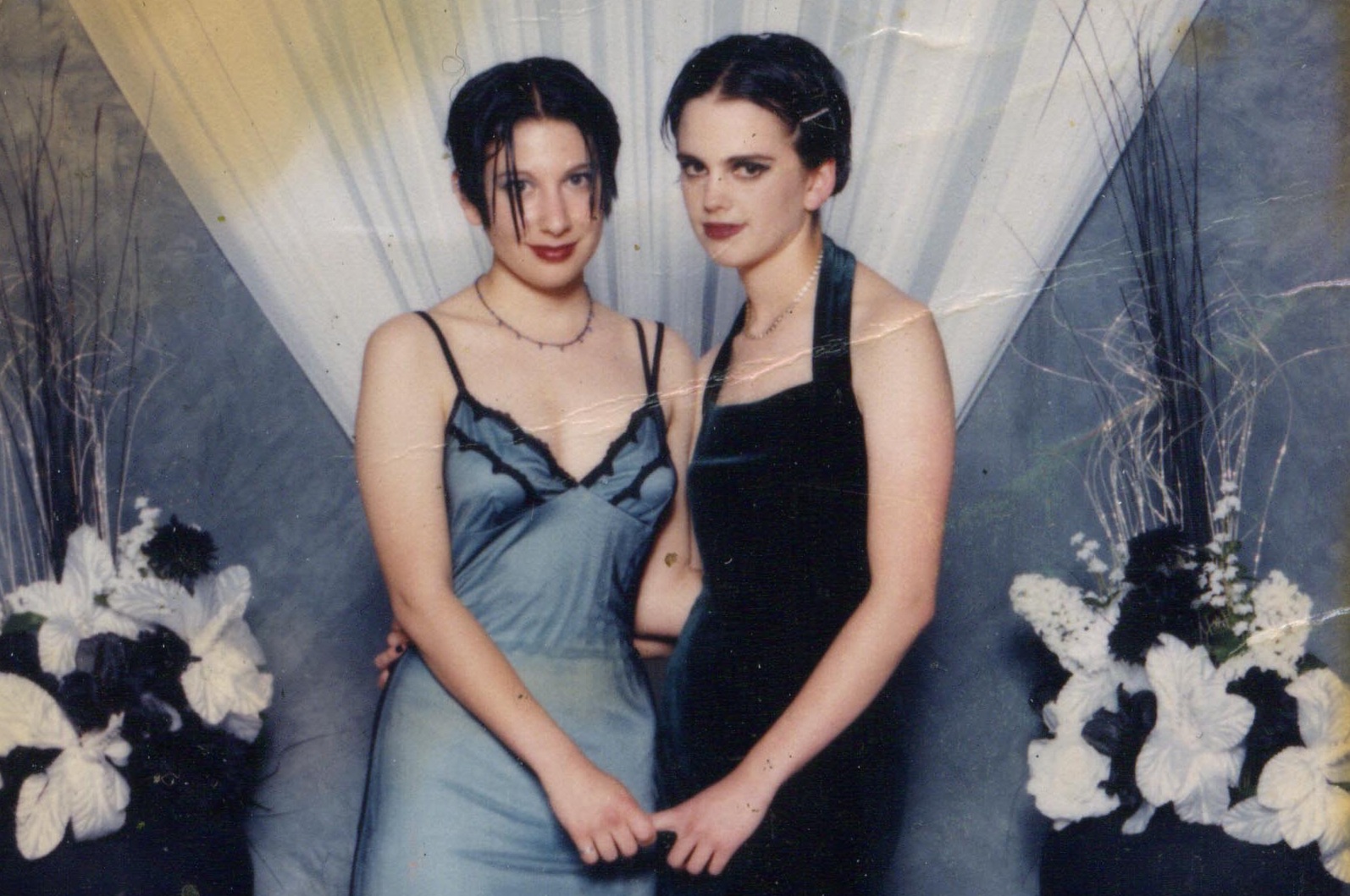 Lesbian Prom Gallery Heartwarming Photos Of Girls Taking Girls To Prom, 1985-2015 Autostraddle pic