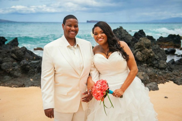 hawaii-lesbian-wedding