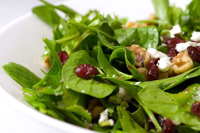 spinach-arugula-cranberry-walnut-salad