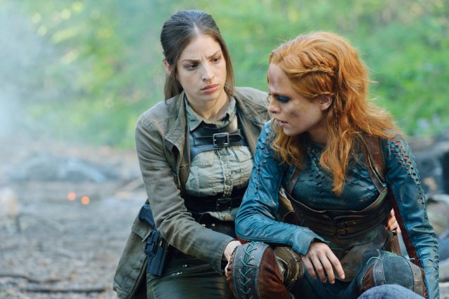 DEFIANCE -- "Of a Demon in My View" Episode 311 -- Pictured: (l-r) Anna Hopkins as Jessica "Berlin" Rainer, Stephanie Leonidas as Irisa Nolan -- (Photo by: Ben Mark Holzberg/Syfy)