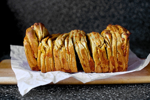 cheddar-beer-and-mustard-pull-apart-bread