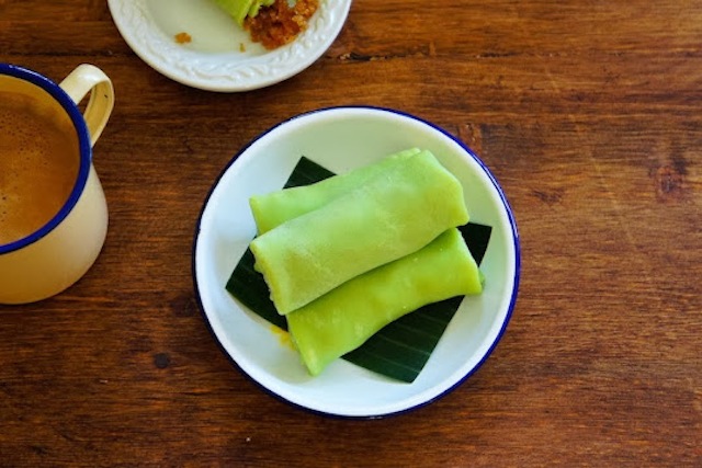 kuih-dadar-coconut-crepes